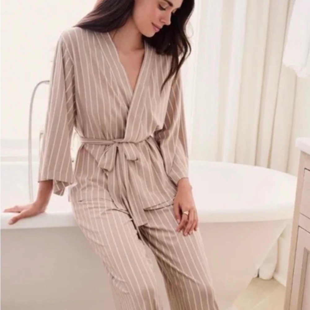 NEW - Lake Pajamas DreamModal Kimono
Pajama Set - driftwood stripe